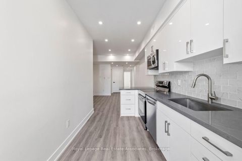 Photo 5 at 531 Delaware Avenue N, Wychwood, Toronto