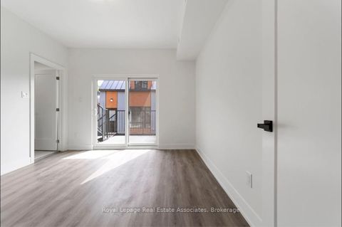 Photo 15 at 531 Delaware Avenue N, Wychwood, Toronto