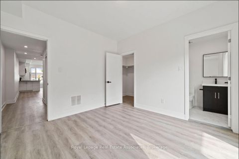 Photo 16 at 531 Delaware Avenue N, Wychwood, Toronto