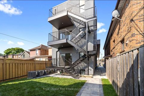 Photo 19 at 531 Delaware Avenue N, Wychwood, Toronto