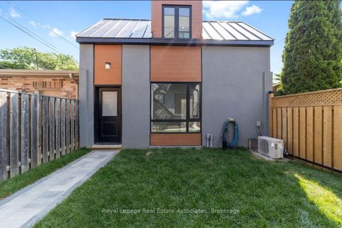 Photo 20 at 531 Delaware Avenue N, Wychwood, Toronto