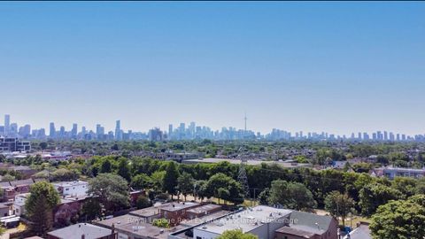 Photo 30 at 531 Delaware Avenue N, Wychwood, Toronto