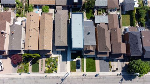 Photo 31 at 531 Delaware Avenue N, Wychwood, Toronto