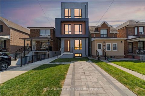 Photo 32 at 531 Delaware Avenue N, Wychwood, Toronto