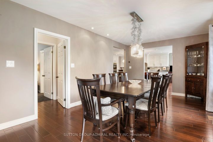 Photo 11 at 479 Hounslow Avenue, Willowdale West, Toronto