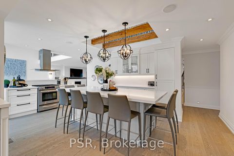 Photo 8 at 140 Ravendale Court, Kleinburg, Vaughan