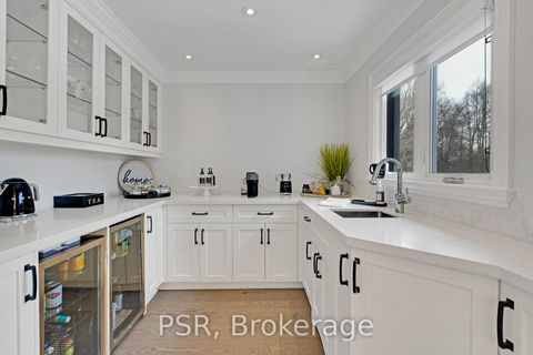 Photo 14 at 140 Ravendale Court, Kleinburg, Vaughan