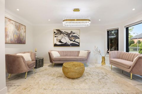 Photo 4 at 78 Charing Crescent, Aurora Highlands, Aurora