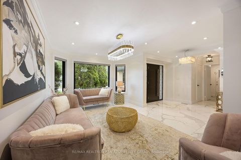 Photo 5 at 78 Charing Crescent, Aurora Highlands, Aurora