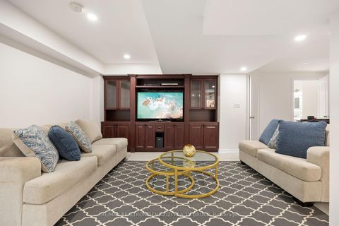 Photo 34 at 78 Charing Crescent, Aurora Highlands, Aurora