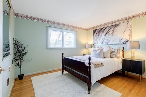 Photo 13 at 48 Ravencliff Crescent, Sullivan, Toronto