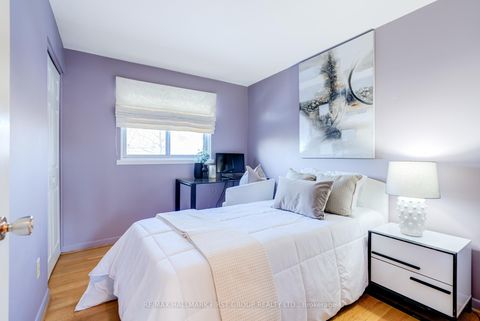 Photo 16 at 48 Ravencliff Crescent, Sullivan, Toronto