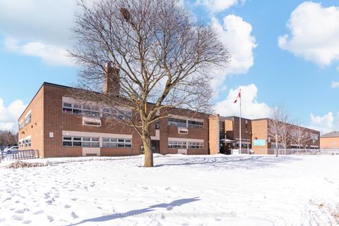 Photo 27 at 48 Ravencliff Crescent, Sullivan, Toronto