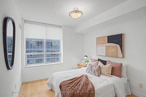 Photo 14 at 616 - 1000 King Street W, Niagara, Toronto