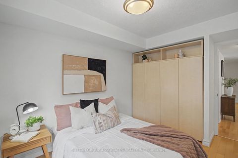 Photo 15 at 616 - 1000 King Street W, Niagara, Toronto