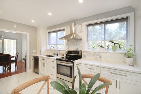 Photo 11 at 29 Shamokin Drive, Donalda, Toronto