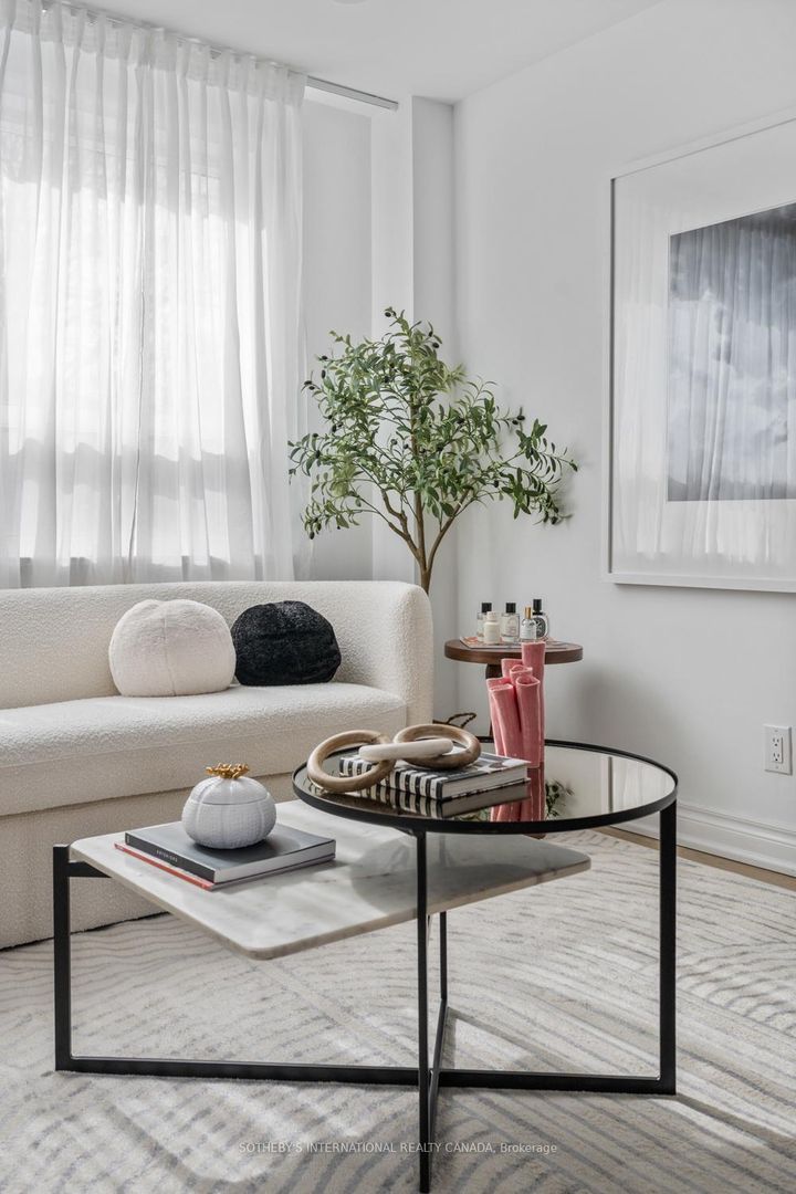 Photo 3 at 114 Glenvale Boulevard, Leaside, Toronto