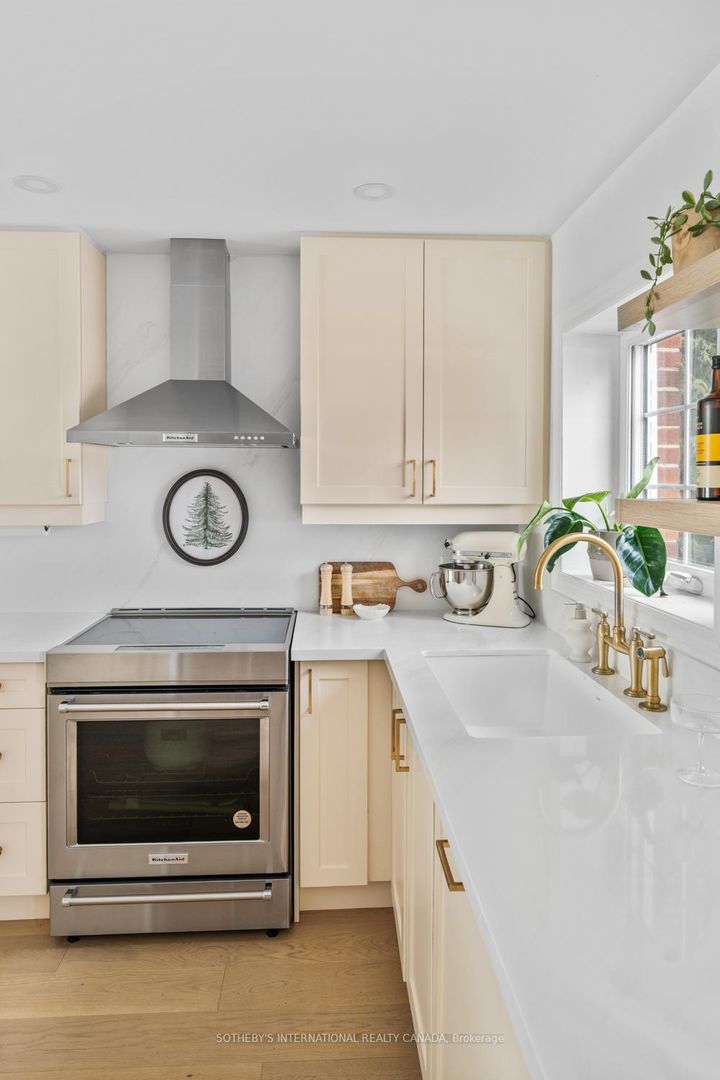 Photo 10 at 114 Glenvale Boulevard, Leaside, Toronto