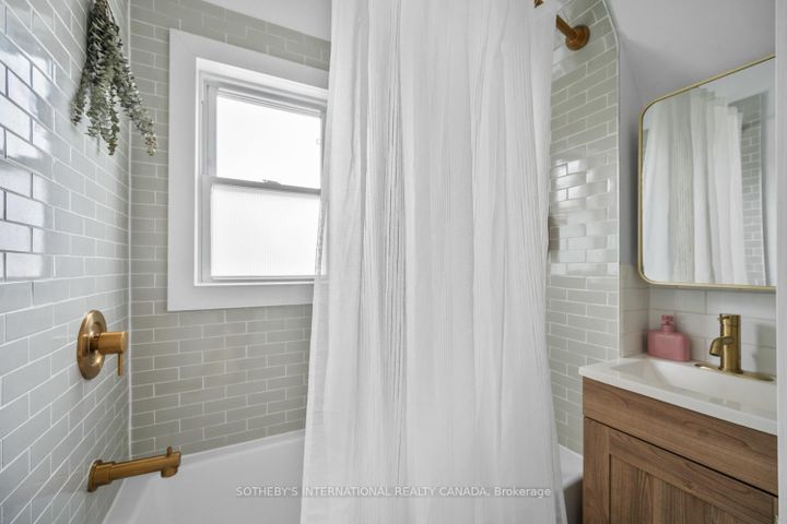 Photo 20 at 114 Glenvale Boulevard, Leaside, Toronto