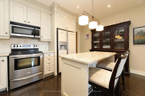 Photo 11 at 309 - 21 Burkebrook Place, York Mills, Toronto