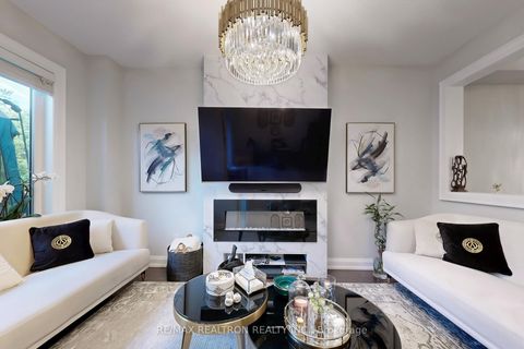 Photo 2 at 67 Collin Court, Jefferson, Richmond Hill