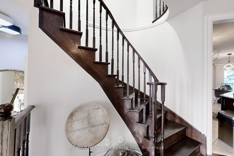 Photo 8 at 67 Collin Court, Jefferson, Richmond Hill