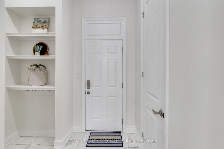 Photo 12 at 602 Queen Mary Drive, Northwest Brampton, Brampton