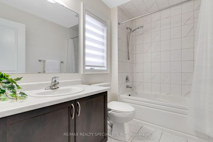 Photo 18 at 602 Queen Mary Drive, Northwest Brampton, Brampton