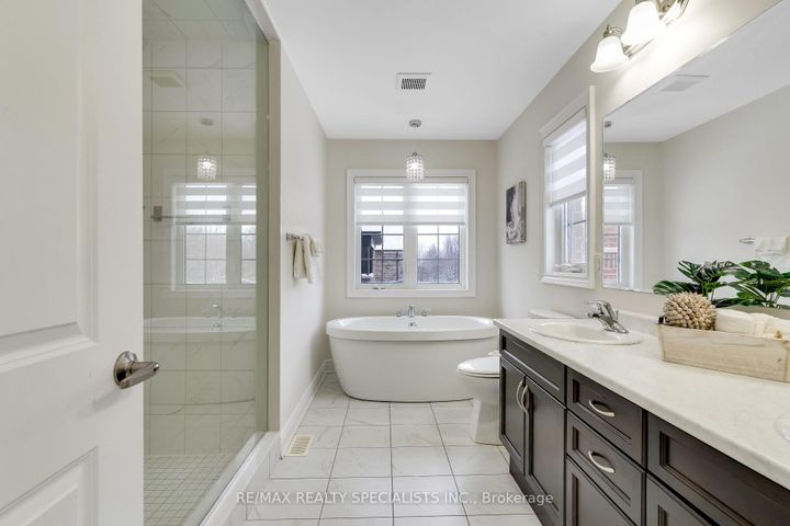 Photo 22 at 602 Queen Mary Drive, Northwest Brampton, Brampton