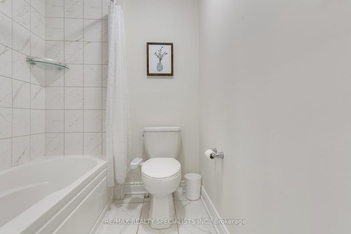 Photo 24 at 602 Queen Mary Drive, Northwest Brampton, Brampton