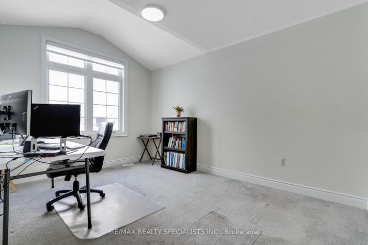 Photo 26 at 602 Queen Mary Drive, Northwest Brampton, Brampton