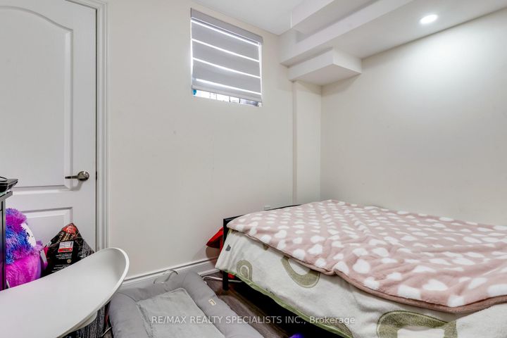 Photo 34 at 602 Queen Mary Drive, Northwest Brampton, Brampton