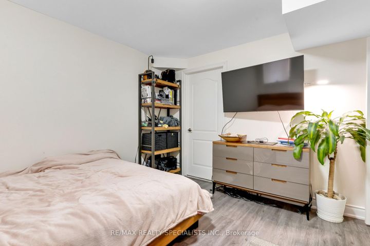 Photo 36 at 602 Queen Mary Drive, Northwest Brampton, Brampton