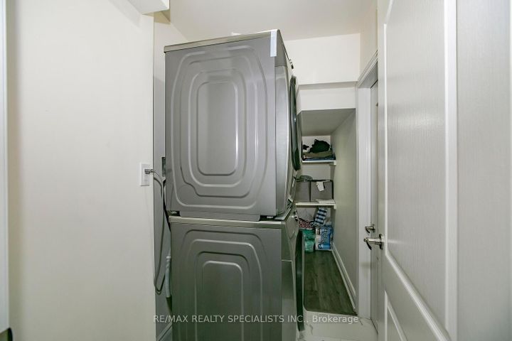 Photo 40 at 602 Queen Mary Drive, Northwest Brampton, Brampton