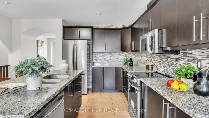 Photo 14 at 80 Memory Lane, Northwest Brampton, Brampton