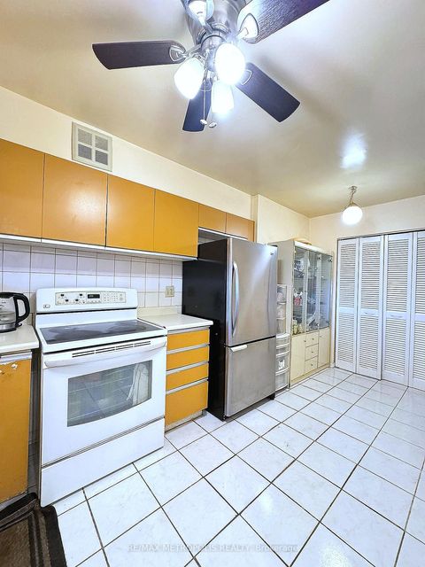 Photo 10 at 806 - 234 Albion Road, Old Rexdale, Toronto