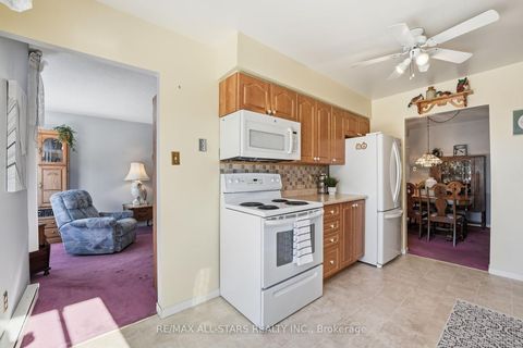 Photo 5 at 301 - 111 Grew Boulevard, Sutton & Jackson's Point, Georgina