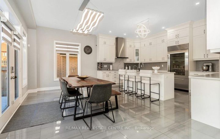 Photo 9 at 9 Rolling Acres Drive, Northwest Brampton, Brampton