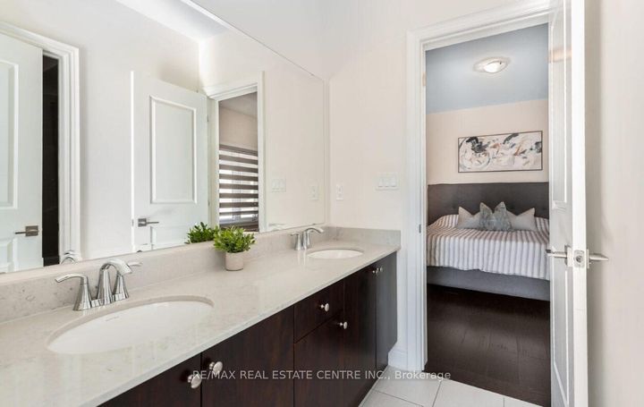 Photo 24 at 9 Rolling Acres Drive, Northwest Brampton, Brampton