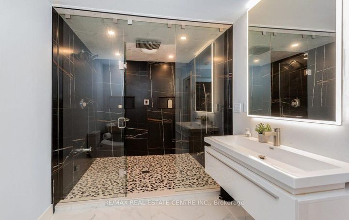 Photo 33 at 9 Rolling Acres Drive, Northwest Brampton, Brampton