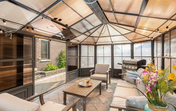 Photo 39 at 9 Rolling Acres Drive, Northwest Brampton, Brampton