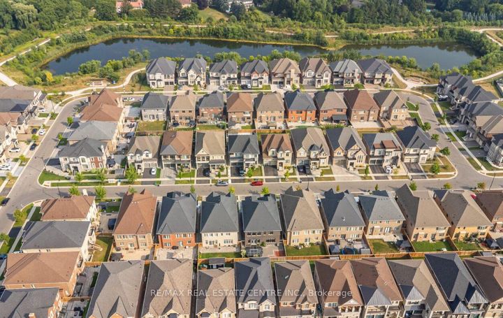 Photo 42 at 9 Rolling Acres Drive, Northwest Brampton, Brampton