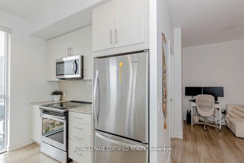 Photo 9 at 3212 - 4055 Parkside Village Drive, City Centre, Mississauga