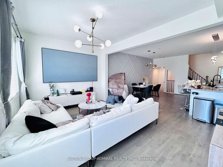 Photo 11 at 14 McGrath Avenue, Rural Richmond Hill, Richmond Hill