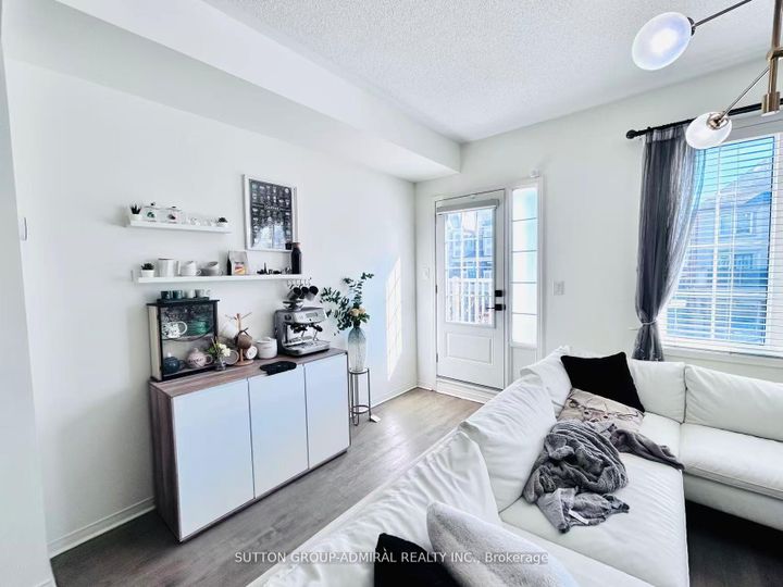 Photo 15 at 14 McGrath Avenue, Rural Richmond Hill, Richmond Hill