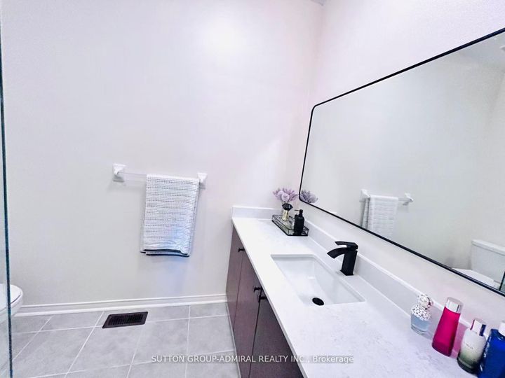 Photo 25 at 14 McGrath Avenue, Rural Richmond Hill, Richmond Hill