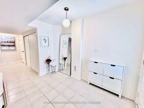 Photo 4 at 14 McGrath Avenue, Rural Richmond Hill, Richmond Hill