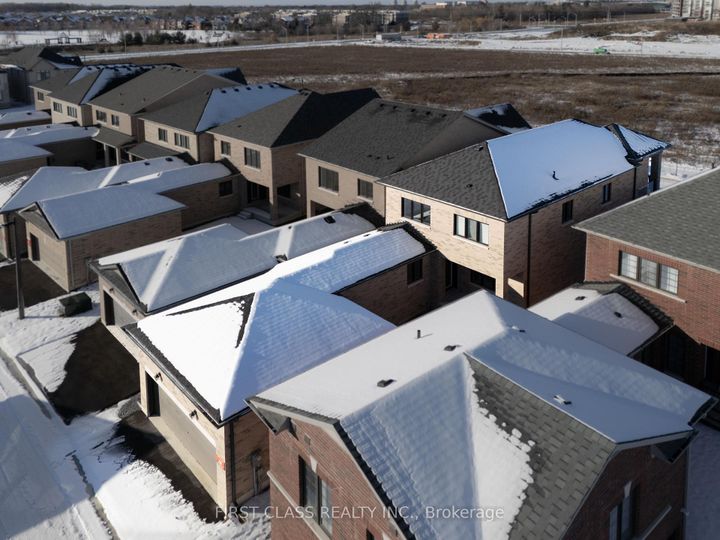 Photo 34 at 21 Albert Newell Drive, Cornell, Markham