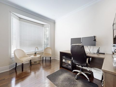 Photo 17 at 74 Foresta Drive, Vellore Village, Vaughan