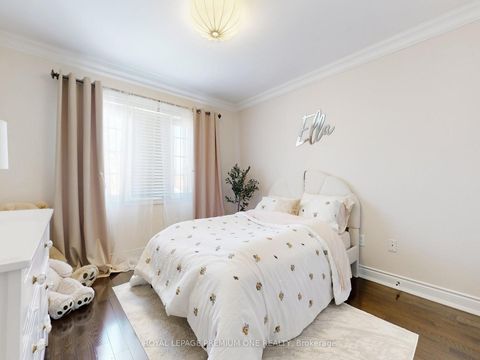 Photo 25 at 74 Foresta Drive, Vellore Village, Vaughan